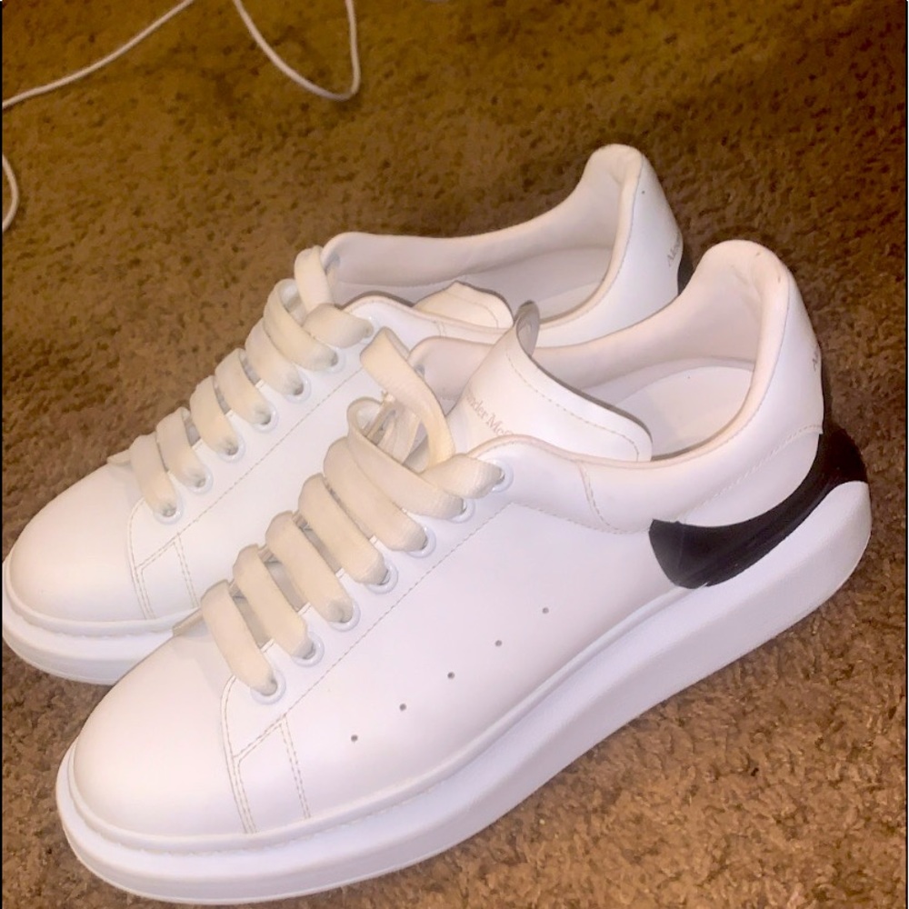 I’m selling Alexander Mcqueen’s need them gone by today